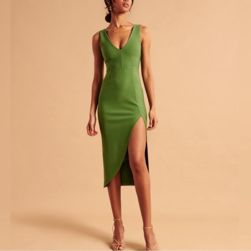 Elegant Green Sleeveless Dress